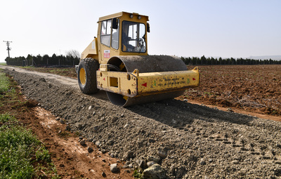 KIRSAL MAHALLELERDE YOL ÇALIŞMALARI SÜRÜYOR